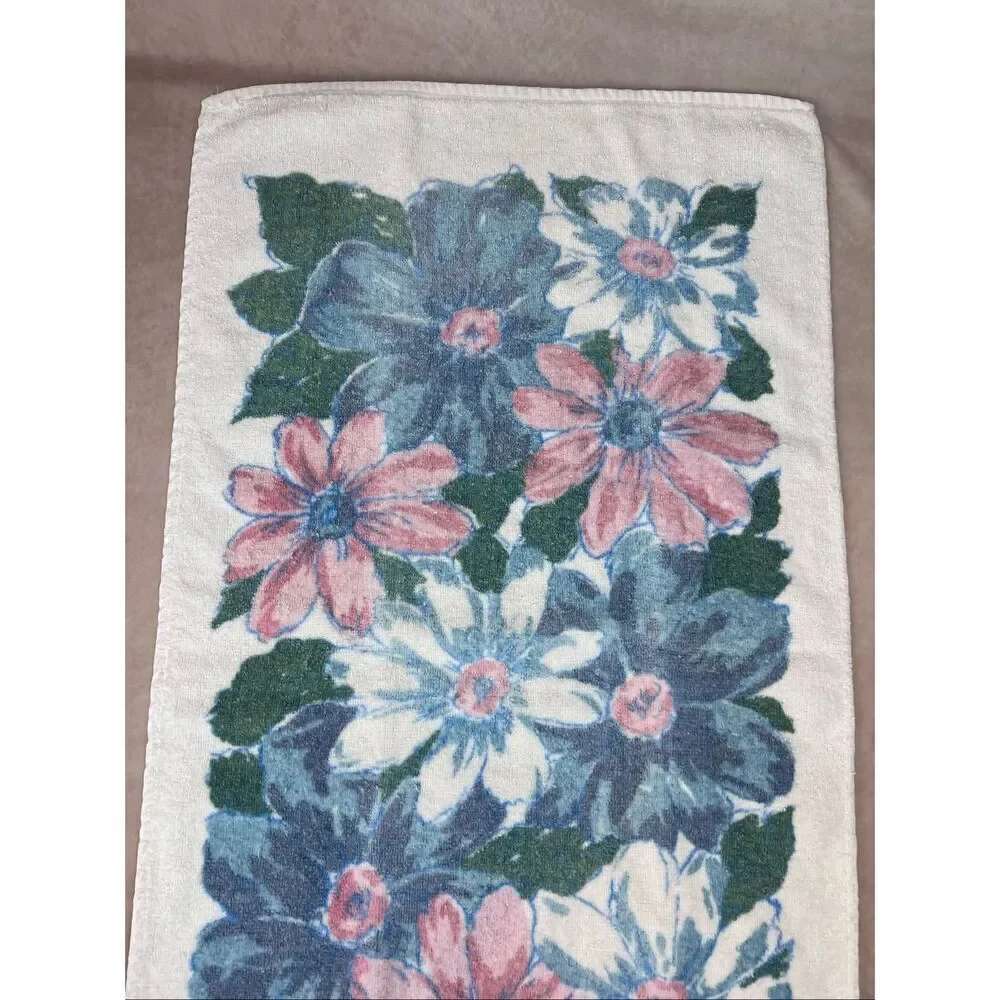 Vintage 1970s Cannon Floral Hand Towel Pastel Pink Blue 16x27”